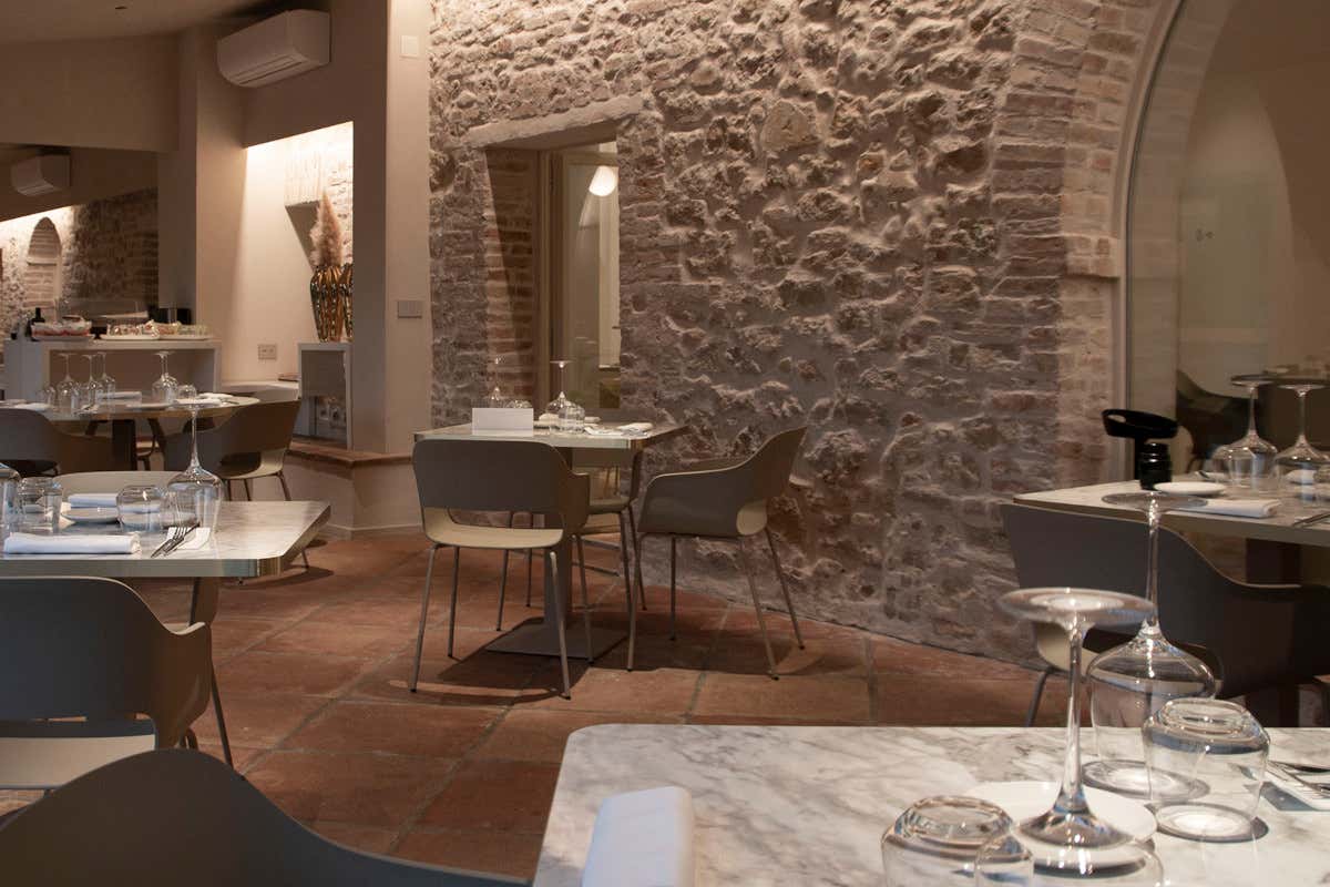 Un viaggio di due giorni nel Piceno: borghi sospesi, vini e cucina di tradizione