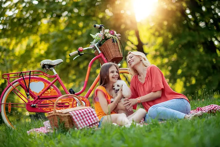 Proposte ad hoc anche per chi non si separa mai dal suo fido compagno a quattro zampe DA FINIRE - Fashion, Pet Friendly o chic? A ognuno il proprio stile di picnic