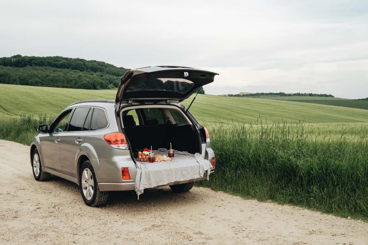Piove a Pasquetta? E se organizzassimo un picnic in auto? Ecco come fare Piove a Pasquetta? E se organizzassimo un picnic in auto? Ecco come fare
