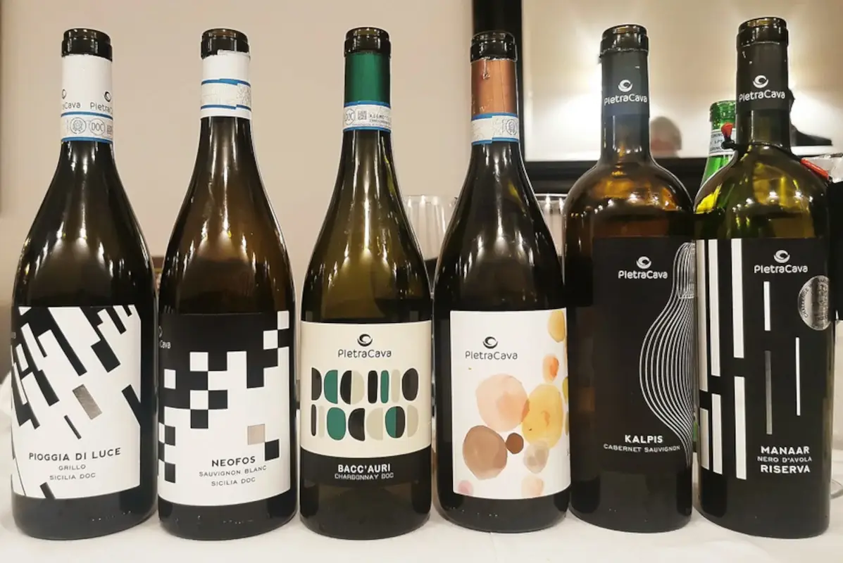 Le bottiglie della cantina PietraCava, naturalit&agrave; e piacevolezza il suo forte