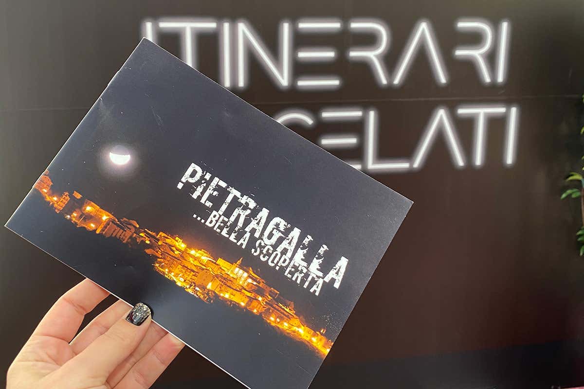 Pietragalla £$I Maestri raccontano...$£ Arte e territorio si incontrano sotto il segno della circolarità Pietragalla £$I Maestri raccontano...$£ Arte e territorio si incontrano sotto il segno della circolarità