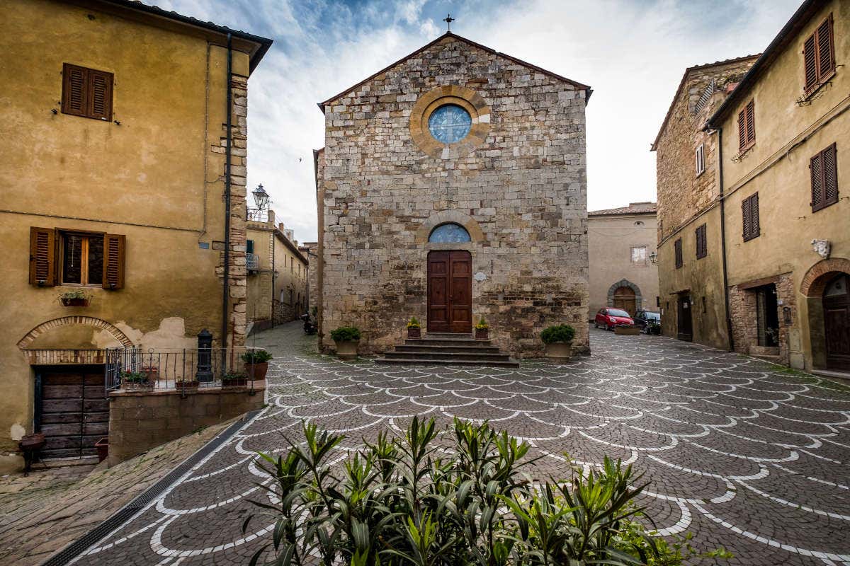Costa degli Etruschi: un paradiso della natura e di borghi medievali da scoprire