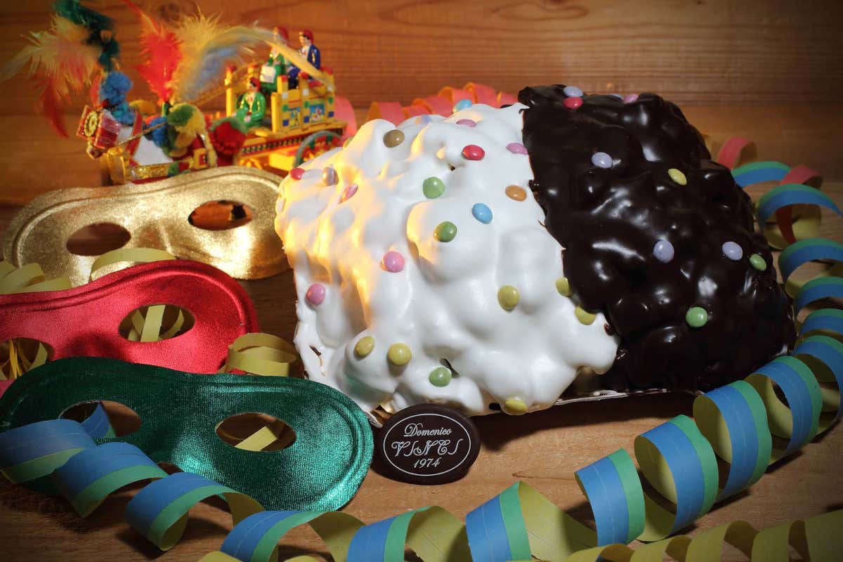 Da Nord a Sud: alla scoperta dei dolci simbolici del Carnevale italiano Da Nord a Sud: alla scoperta dei dolci simbolici del Carnevale italiano