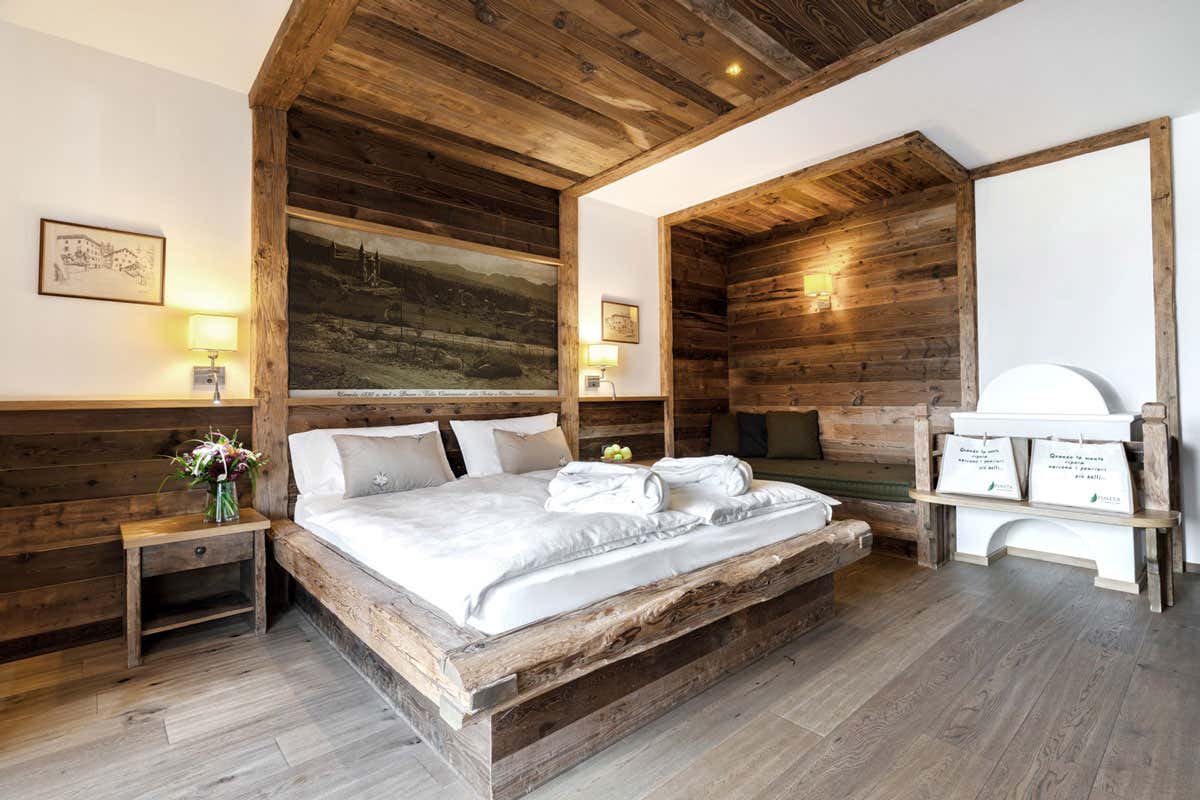 C’è una valle tra rovine ancestrali e silenzi inquieti, in cui la Mela Dop affascinò Sissi C’è una valle tra rovine ancestrali e silenzi inquieti, in cui la Mela Dop affascinò Sissi