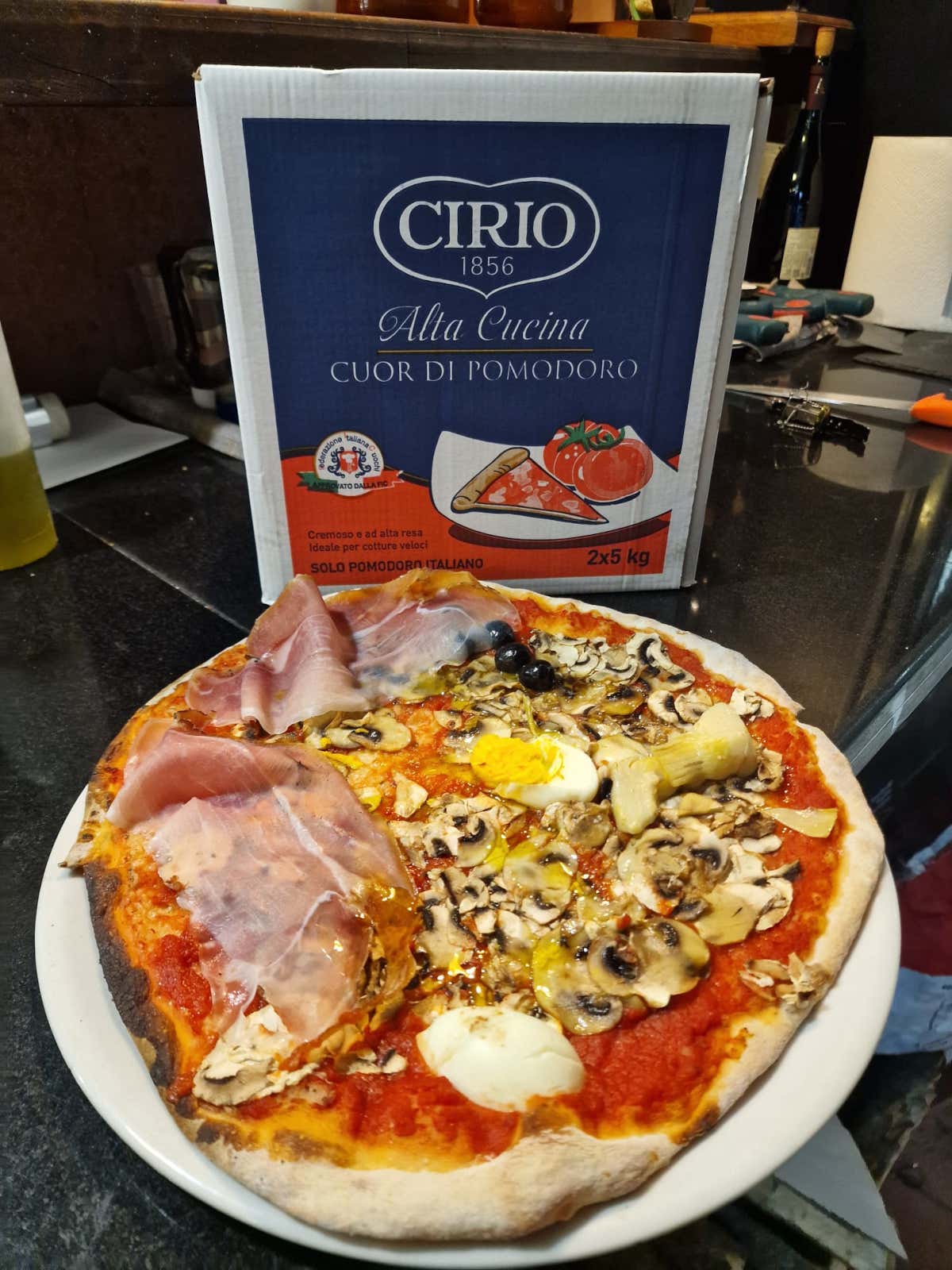 Una delle pizze di Piramide 2.0