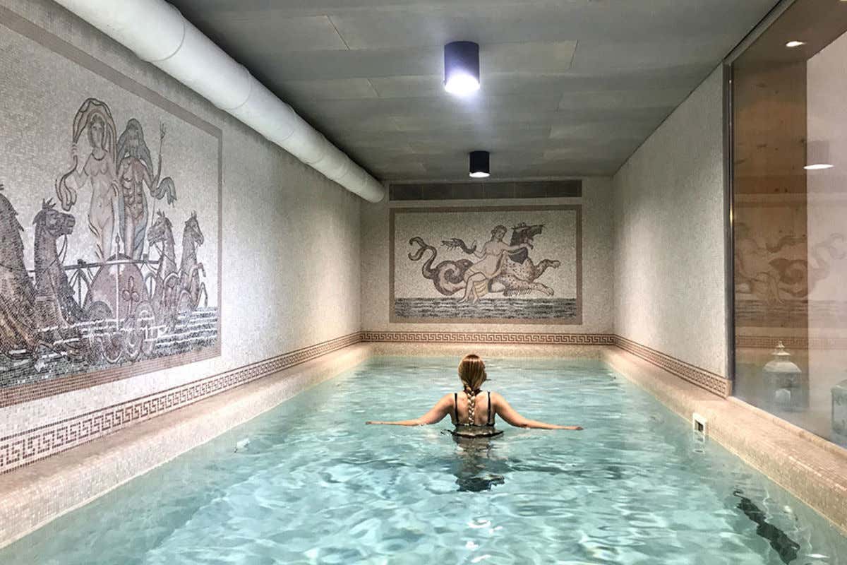 Nell’ala più antica del castello, tra reperti romani e affascinanti mosaici, è possibile concedersi un momento di relax e benessere, fuori dal tempo e dentro la storia 