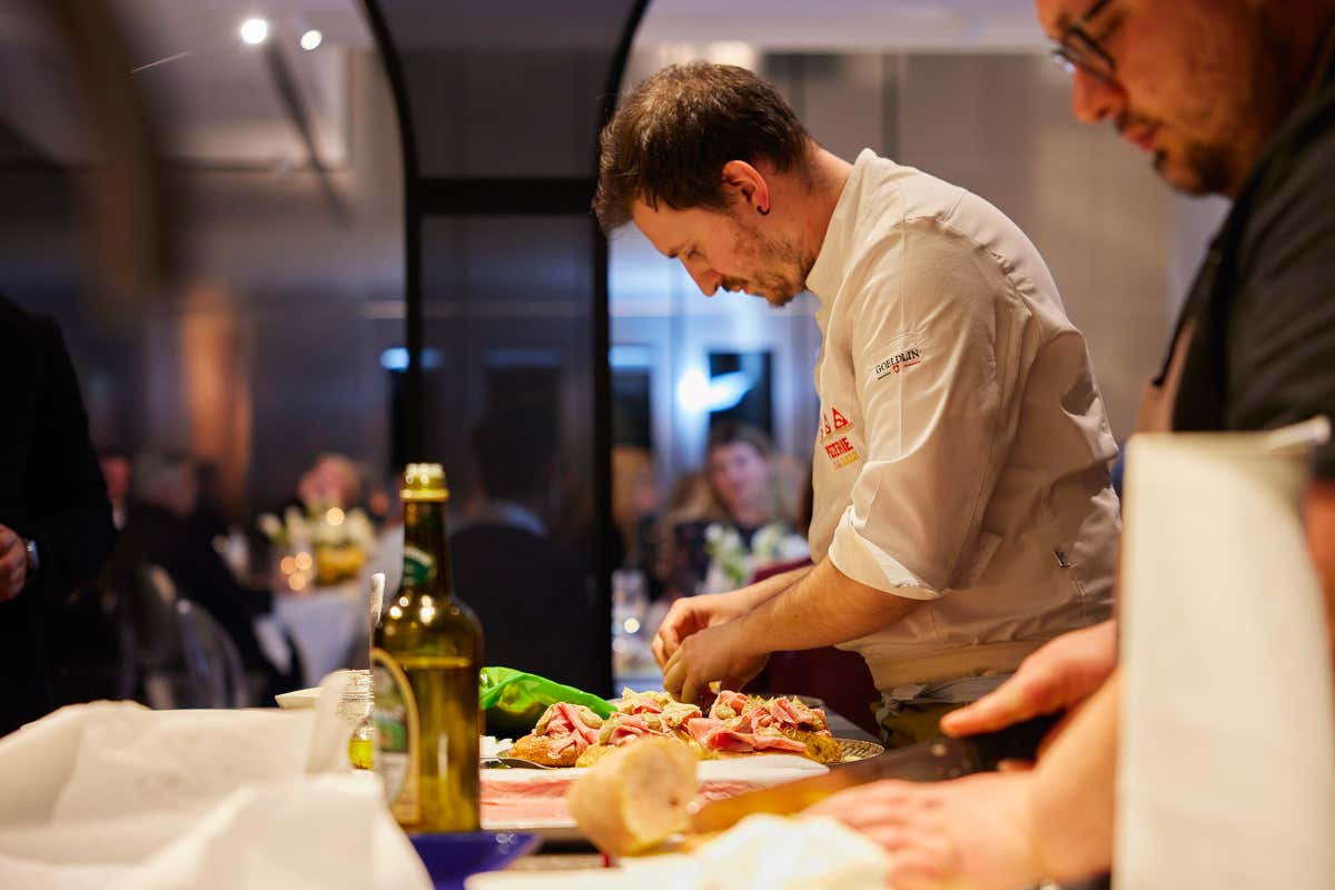 Scopri i sei formaggi svizzeri d'eccellenza protagonisti di “{[ ]} che Svizzeri”