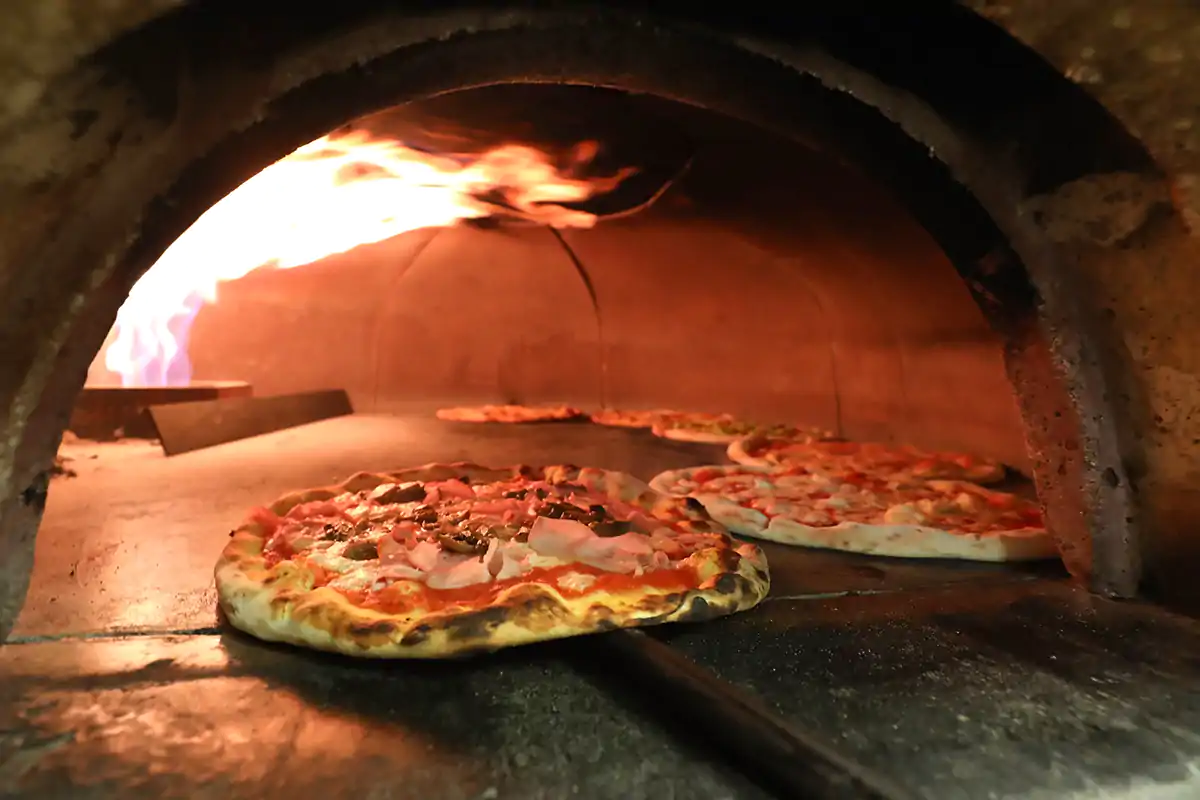 Con i corsi per fare la pizza si può potenziare il turismo di Napoli