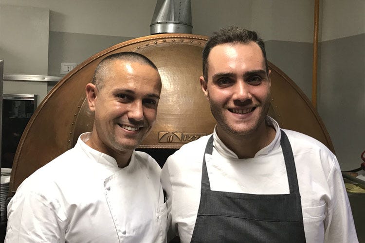 Timur Isayev e Lorenzo Sirabella (Pizza fritta napoletana con i cocktail La sfida futura del Dry di Milano)