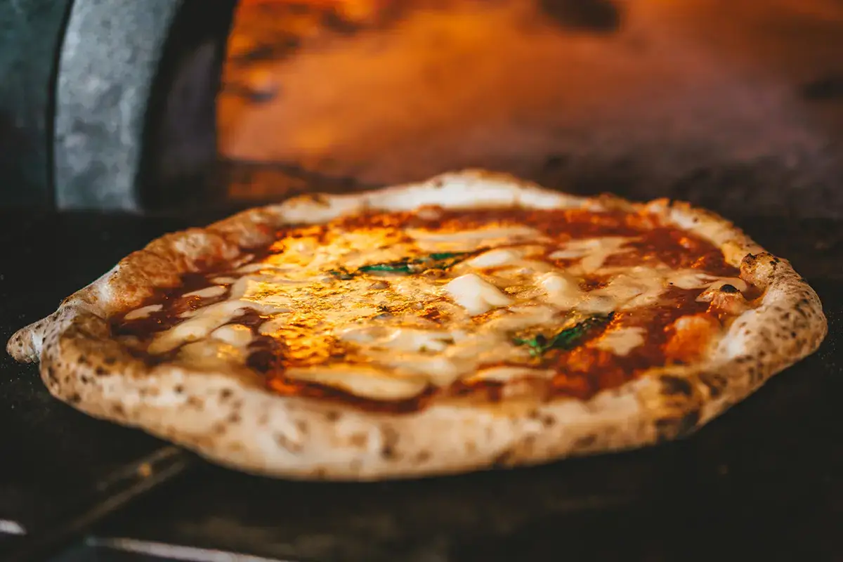 La pizza napoletana Pizza Napoletana Stg: la tutela favorir&agrave; pi&ugrave; i pizzaioli stranieri che i napoletani?