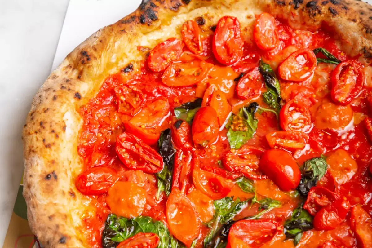 La Pizza al Pomodoro &egrave; stagionale Sei pomodori per la pizza estiva dei fratelli Salvo