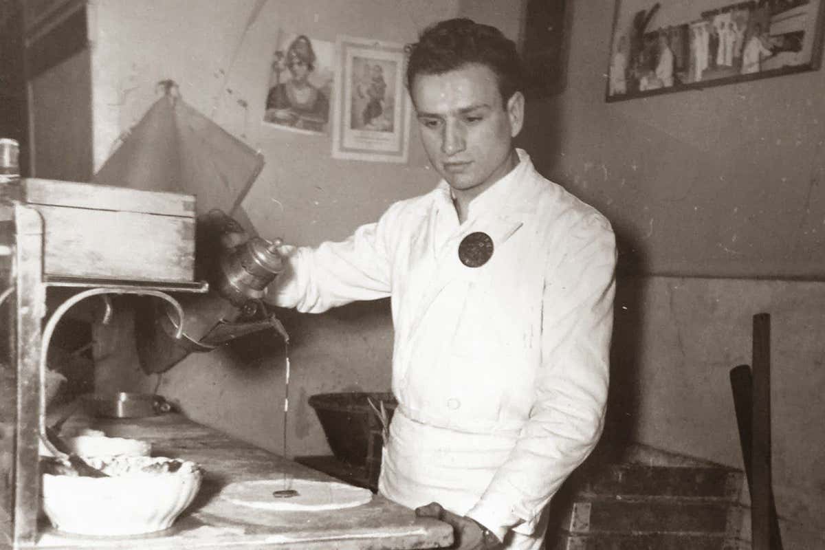  Sorbillo 1930. Foto: Archivio storico pizzaioli napoletani La storia della Pizza: dalla Bibbia fino all'Unesco, passando per... la Regina Margherita