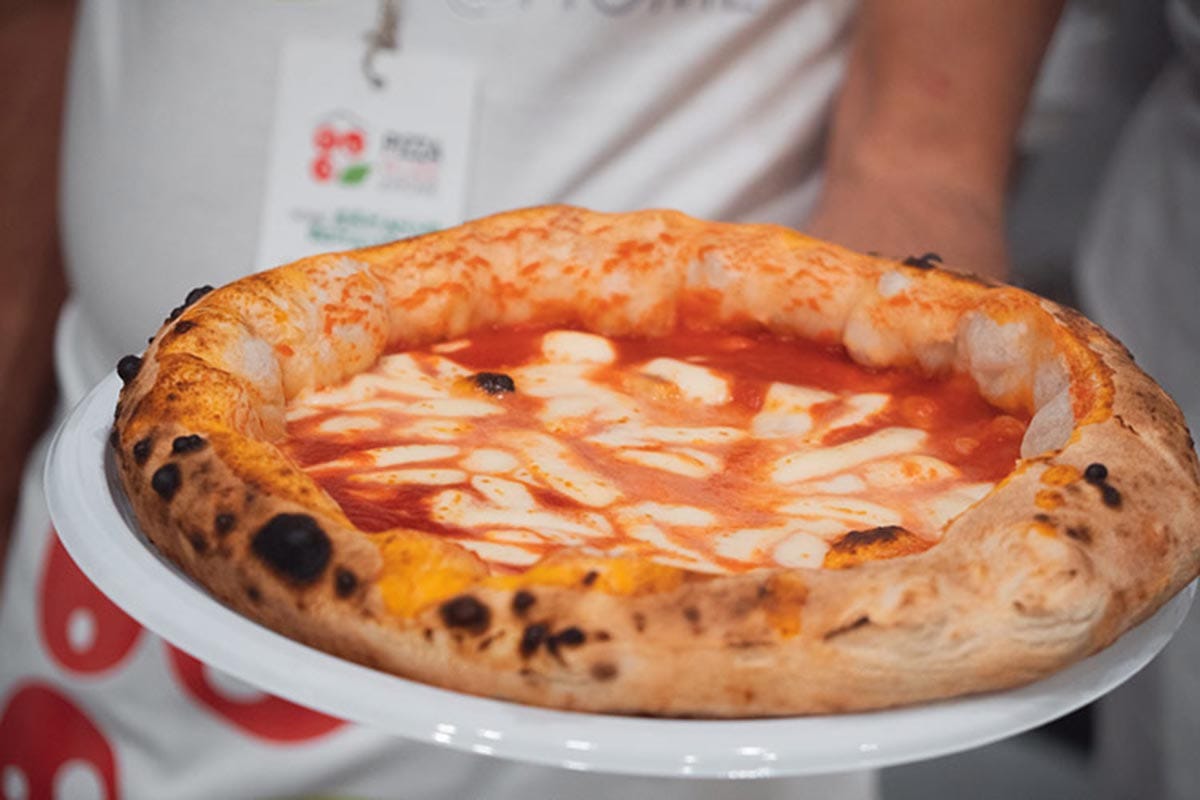 Napoli, ecco le 40 pizzerie del Pizza Village 2022