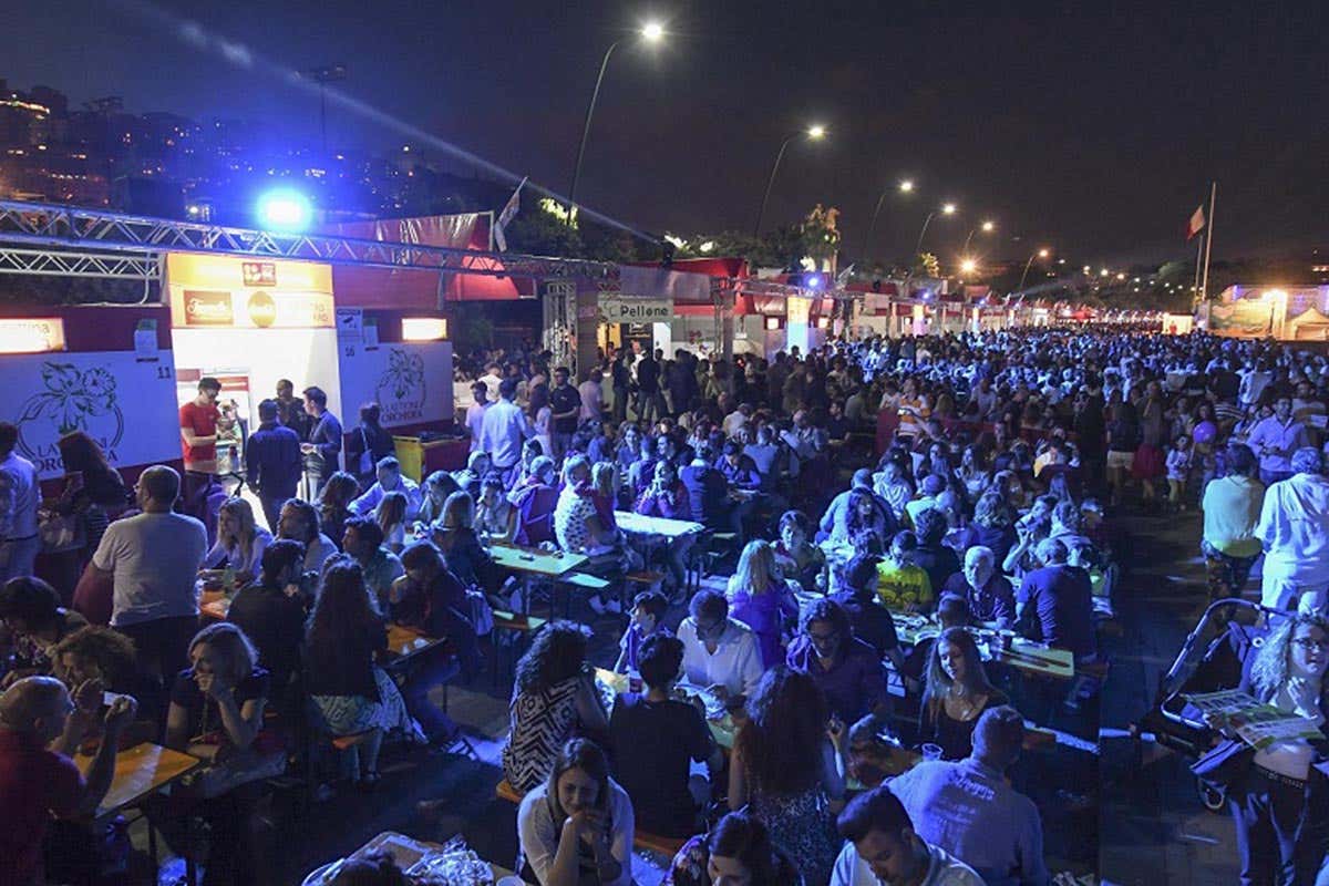 Napoli, ecco le 40 pizzerie del Pizza Village 2022