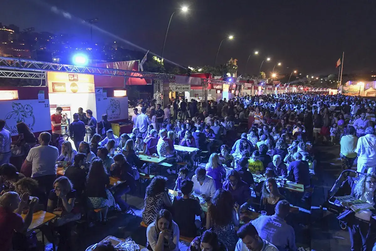 Napoli, ecco le 40 pizzerie del Pizza Village 2022