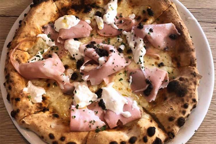 Un impasto innovativo e salutare, adatto anche ai diabetici - Una pizza a Kilometro 035 Innovativa, salutare e del territorio