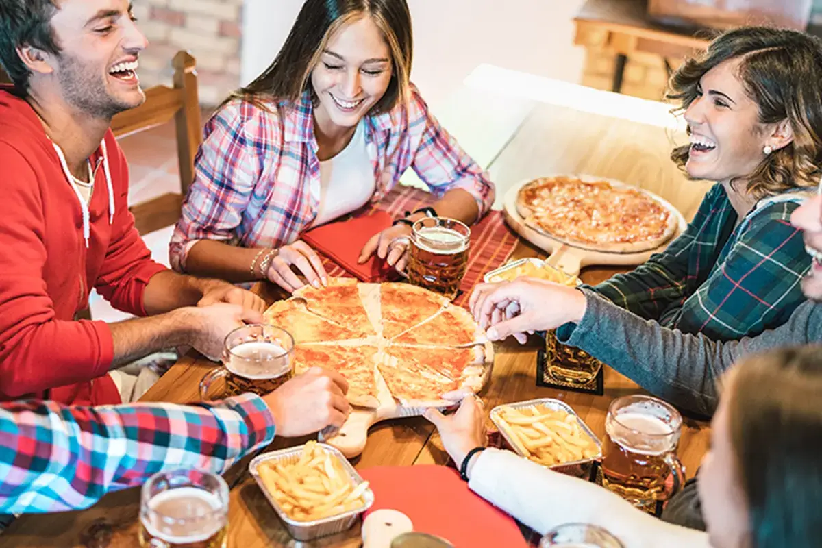 Quanto fa bene la pizza La pizza fa (molto) bene Umore e fisico ringraziano