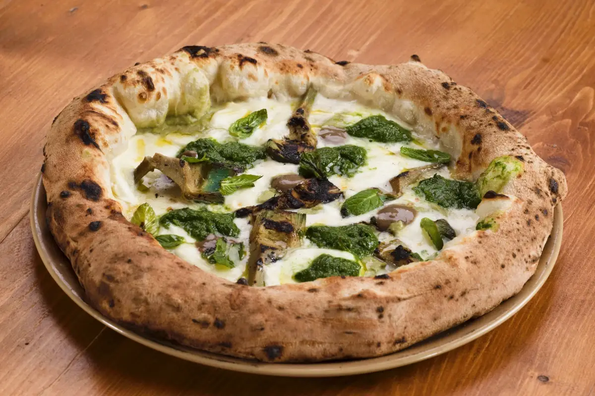 La pizza di Diego Vitagliano 10 Diego Vitagliano a Napoli &egrave; la miglior pizzeria d'Europa