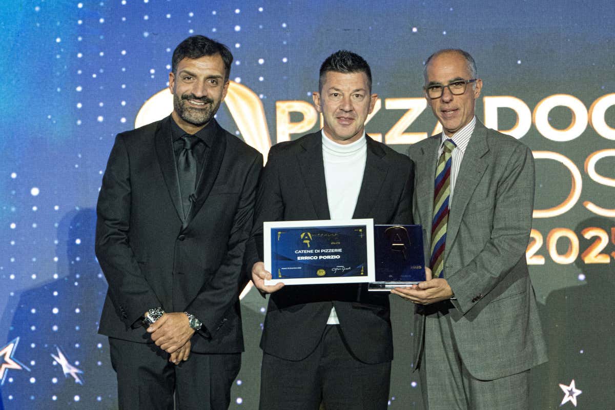 Pizza Doc Awards 2025: I Masanielli di Francesco Martucci pizzeria dell’anno Pizza Doc Awards 2025: I Masanielli di Francesco Martucci pizzeria dell’anno