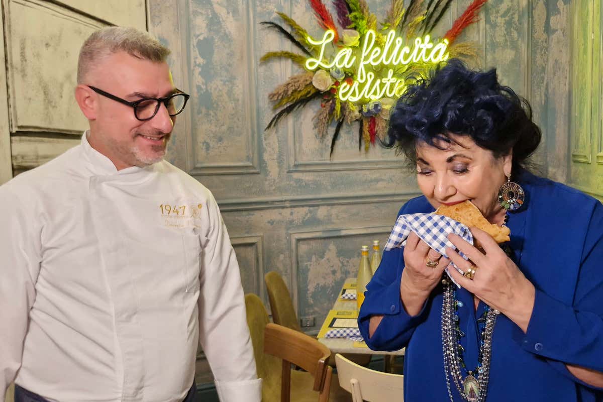 Una pizza fritta dedicata a Marisa Laurito aiuta i piccoli musicisti di Forcella