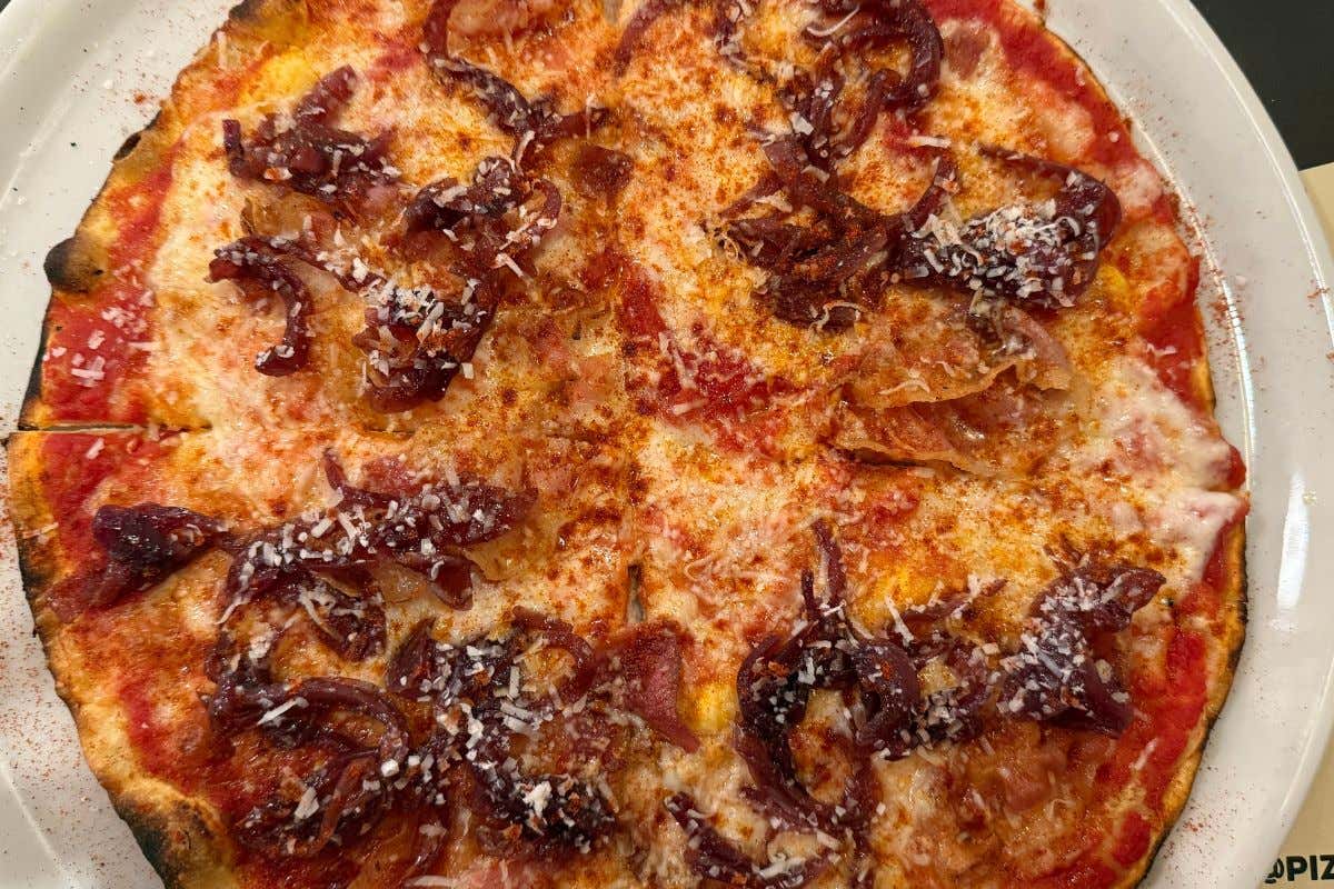 Un “Salto” a Farnetta, la pizza dall’accento umbro in un centro di 200 abitanti