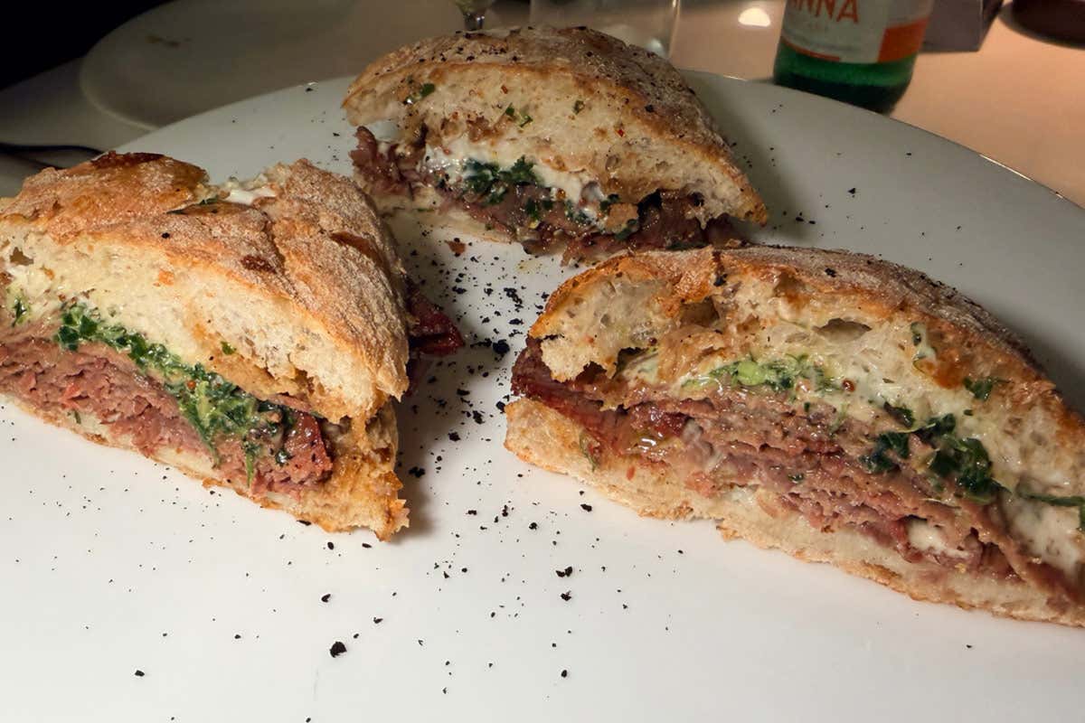 Padellino con farcia al pastrami - Brando, pizzeria-bistrot