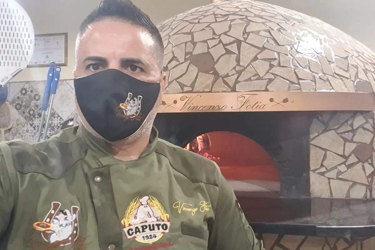 Il pizzaiolo Vincenzo Fotia ha scelto l&rsquo;alta qualit&agrave; delle farine Caputo