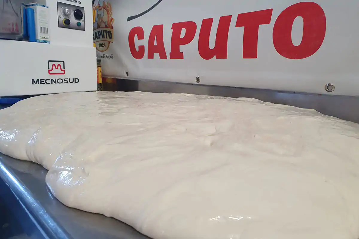 Il pizzaiolo Vincenzo Fotia ha scelto l&rsquo;alta qualit&agrave; delle farine Caputo