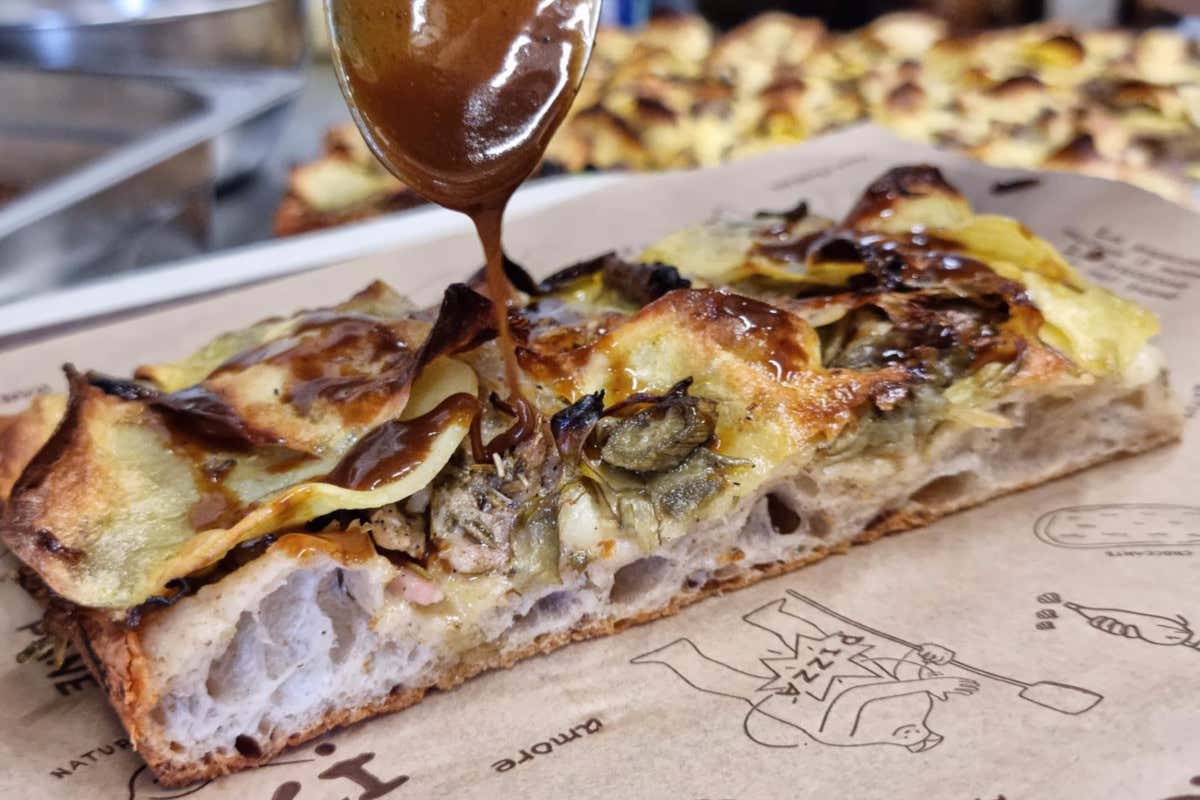 Gabriele Bonci riapre Pizzarium: nuovo spazio, stessa pizza che ha fatto scuola Gabriele Bonci riapre Pizzarium: nuovo spazio, stessa pizza che ha fatto scuola