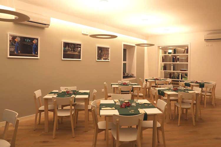 La sala di Pizz'Art - Caserta, all'ombra della Reggia le pizze artistiche di Ciro D'Avanzo