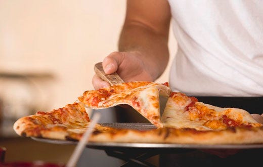 Pizza, gelato e tramezzini al bar Aumenti record in 10 anni