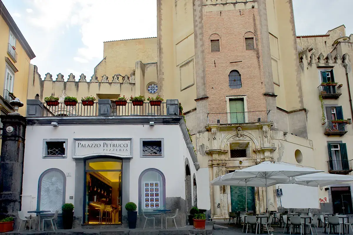 Palazzo Petrucci Pizzeria Nelle pizze di Davide Ruotolo tutta la bont&agrave; delle farine Mulino Caputo