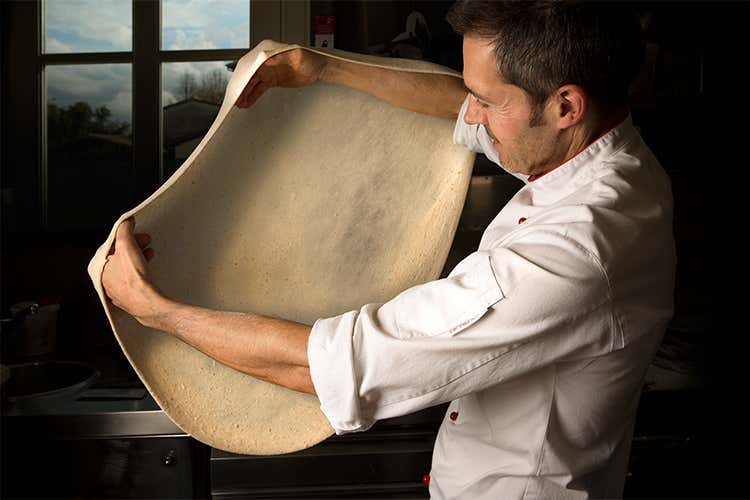 (All’Apogeo di Massimo Giovannini la cucina è al servizio della pizza) (All’Apogeo di Massimo Giovannini la cucina è al servizio della pizza)