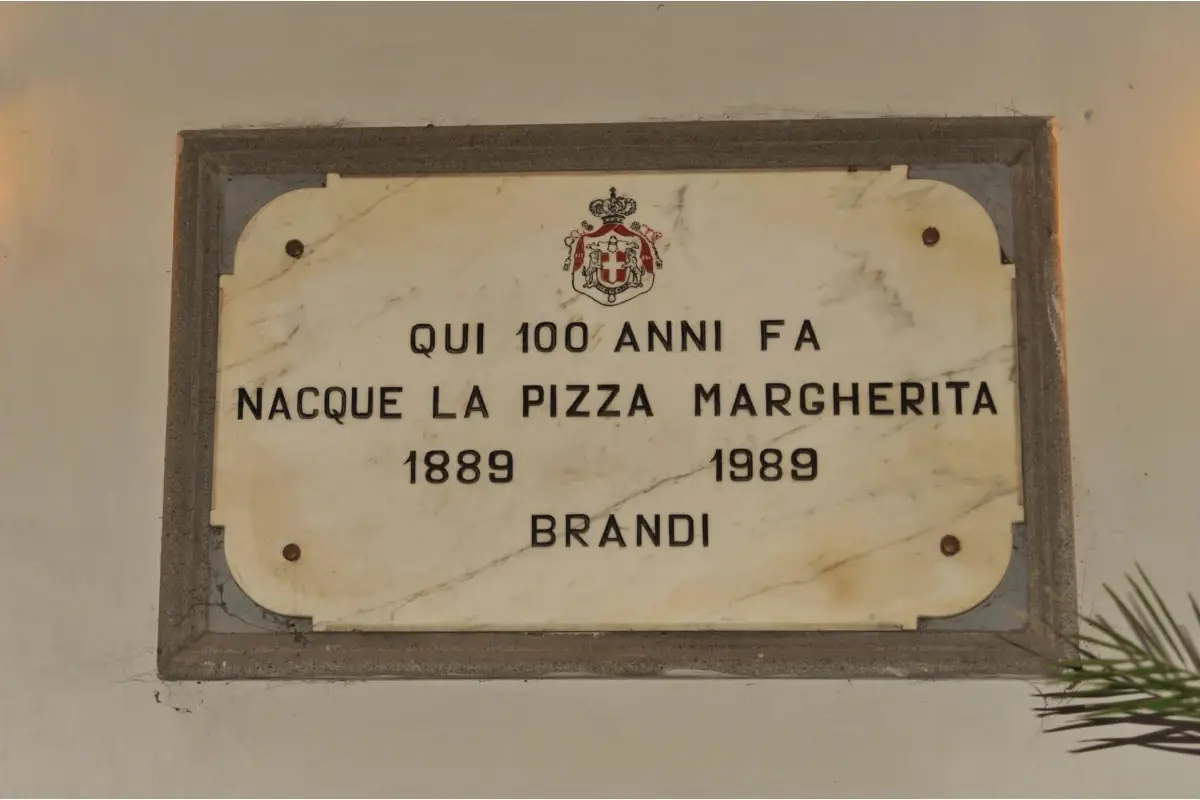Chiusa dai Nas l'Antica Pizzeria Brandi, che invent&ograve; la Margherita