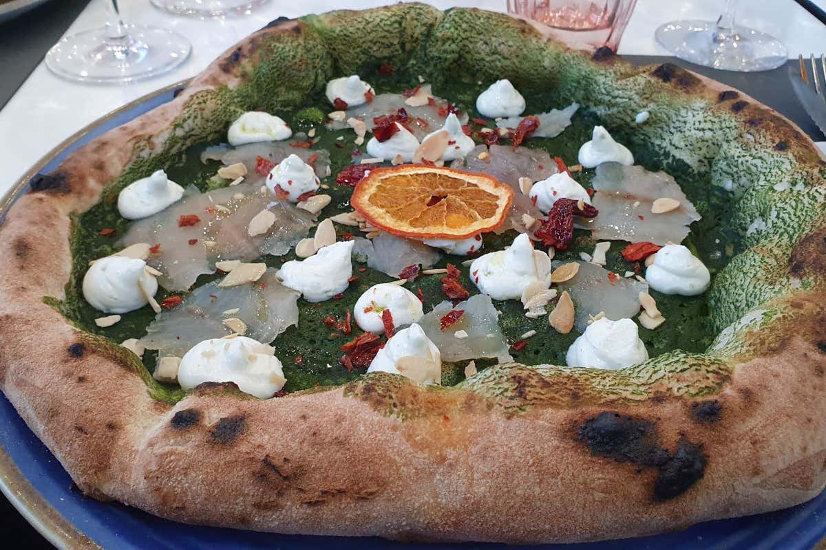 Il matrimonio d'amorosi sensi tra la pizza napoletana e il vino trentino