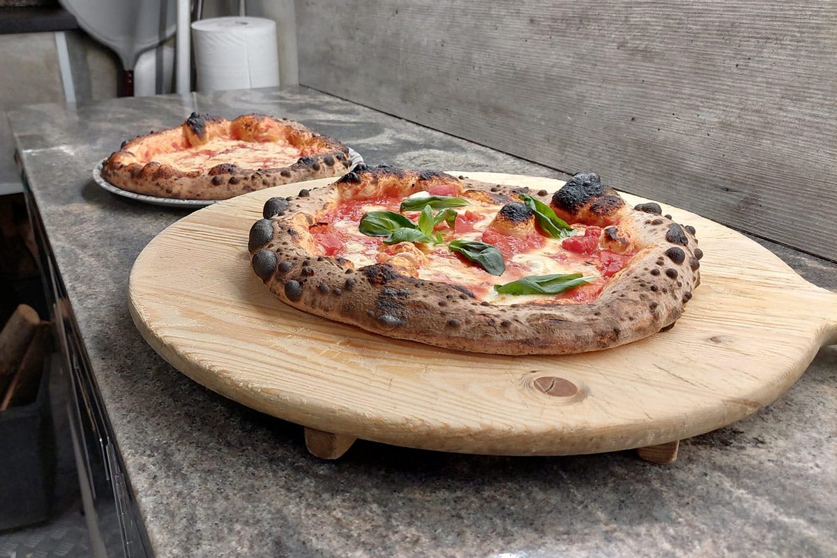 Il Ristorante Pizzeria Caruso si è rivolto a Cirio Alta Cucina, di cui utilizza Cuor di Pelato per le ricette di entrambi i fronti Ristorante Pizzeria Caruso: il pomodoro attraversa i menu