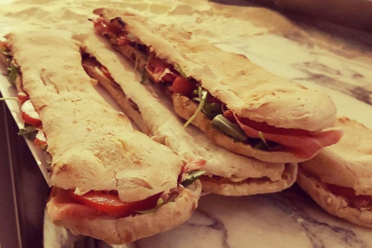 La pizzaiola che ha sfidato un mestiere da uomini e non ha mai smesso di lottare La pizzaiola che ha sfidato un mestiere da uomini e non ha mai smesso di lottare