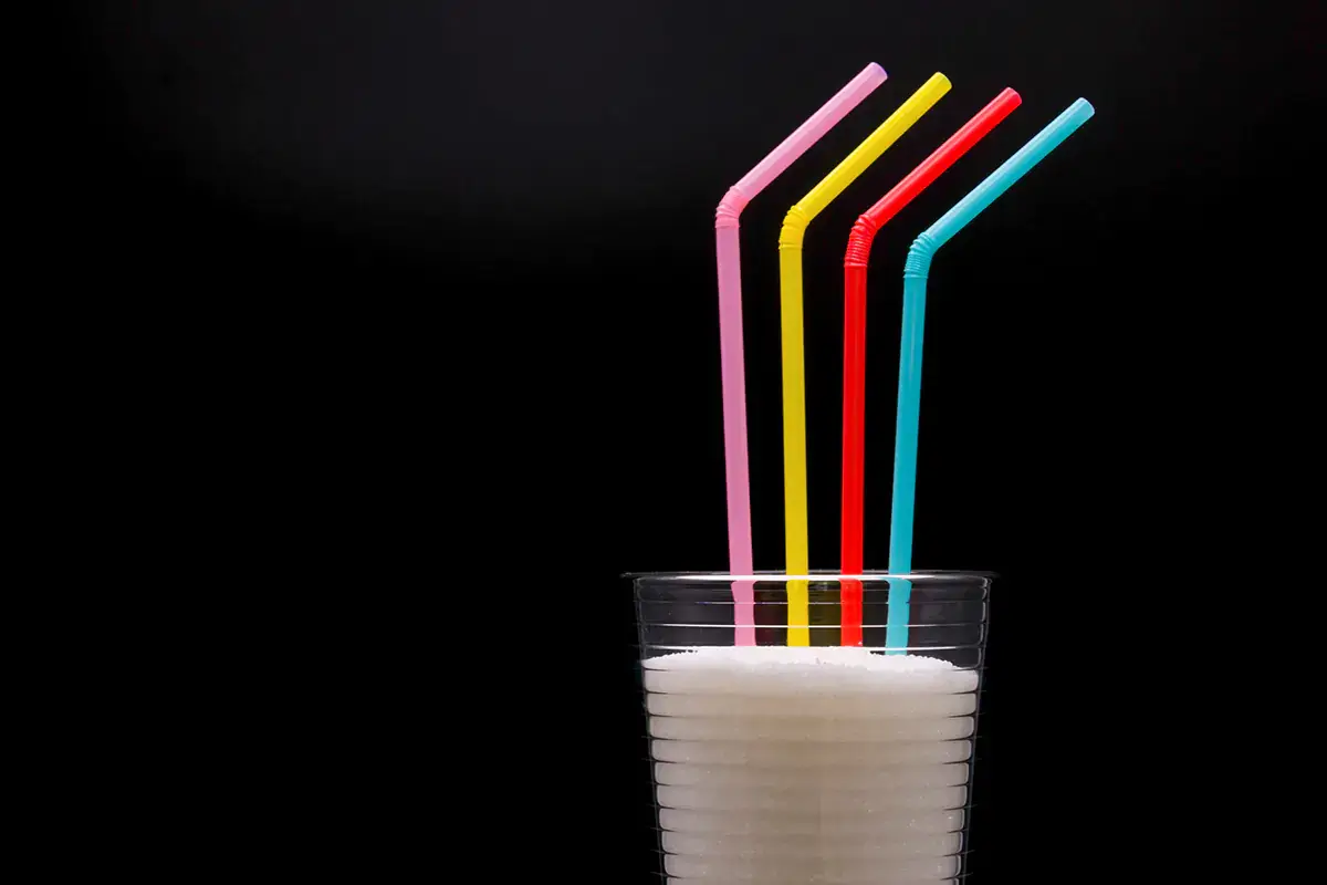 Sugar e plastic tax sono state rinviate al 2023 Plasti e sugar tax rinviate al 2023, esultano aziende e produttori