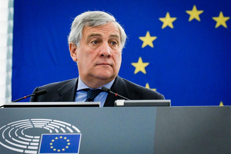 Antonio Tajani (Plastica monouso al bando dal 2021Via le posate, sì al riciclo delle bottiglie)