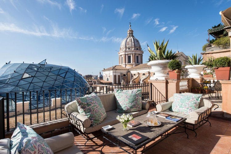 La terrazza del Grand Hotel Plaza - A Roma riaperti solo 2 hotel su 10 La ripresa vera solo nel 2021?