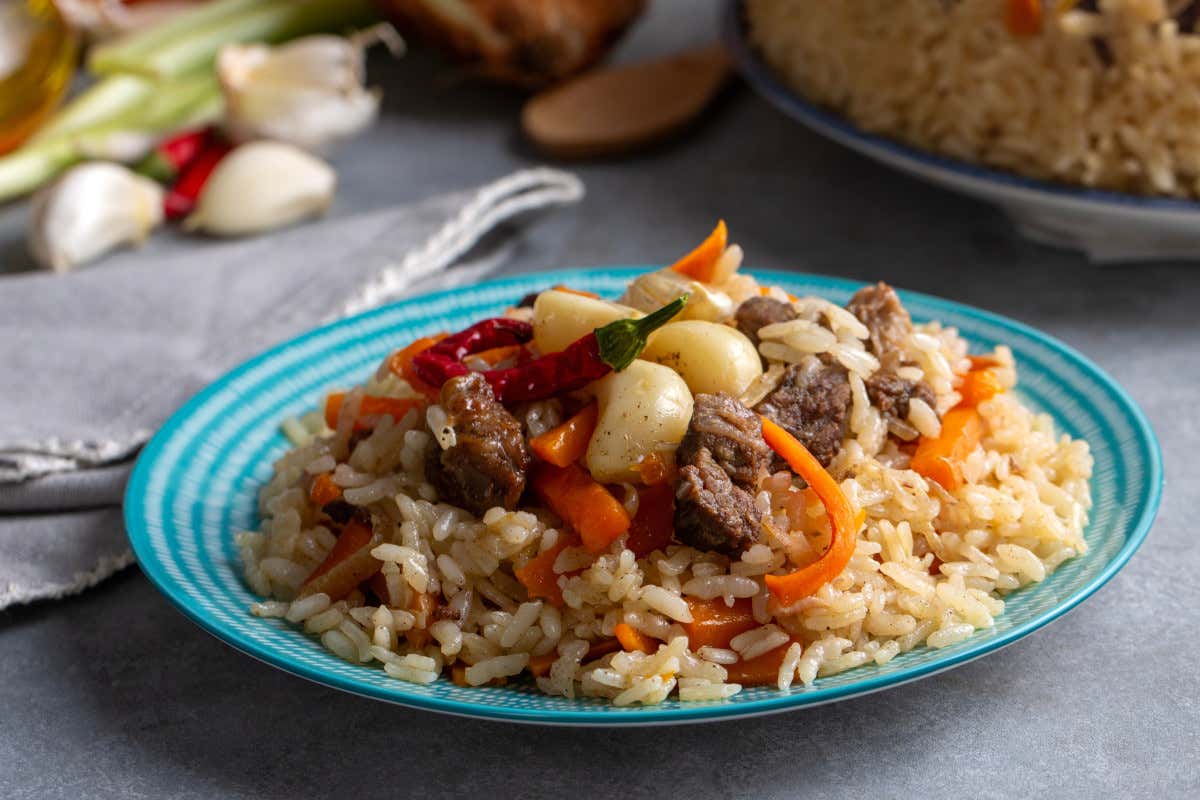 Il plov viene spesso preparato in grandi quantità durante feste e celebrazioni