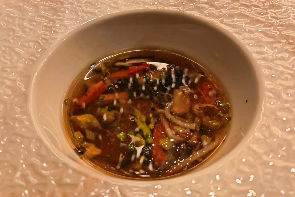 Benessere tra le Alpi: l'hotel dove vivere l’autunno tra Sky Pool, saune e natura Benessere tra le Alpi: l'hotel dove vivere l’autunno tra Sky Pool, saune e natura