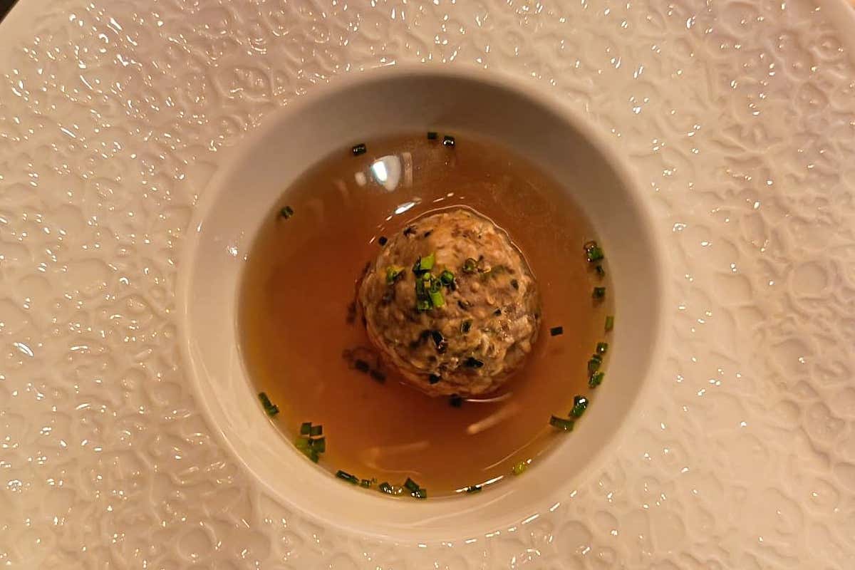 Benessere tra le Alpi: l'hotel dove vivere l’autunno tra Sky Pool, saune e natura Benessere tra le Alpi: l'hotel dove vivere l’autunno tra Sky Pool, saune e natura