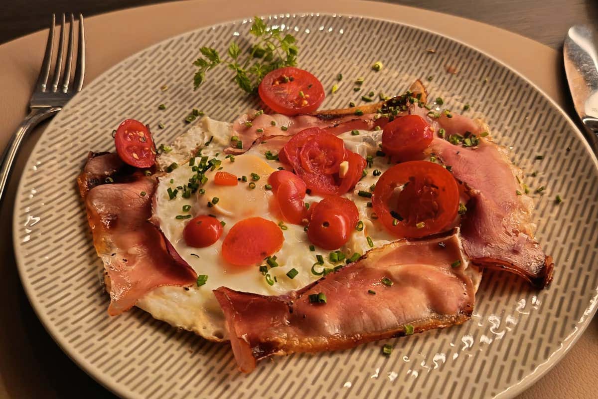 Benessere tra le Alpi: l'hotel dove vivere l’autunno tra Sky Pool, saune e natura Benessere tra le Alpi: l'hotel dove vivere l’autunno tra Sky Pool, saune e natura