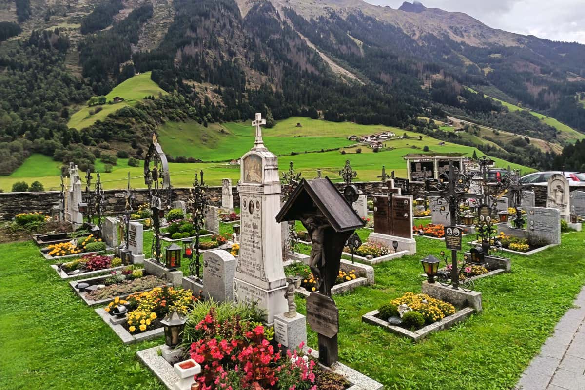 Benessere tra le Alpi: l'hotel dove vivere l’autunno tra Sky Pool, saune e natura Benessere tra le Alpi: l'hotel dove vivere l’autunno tra Sky Pool, saune e natura