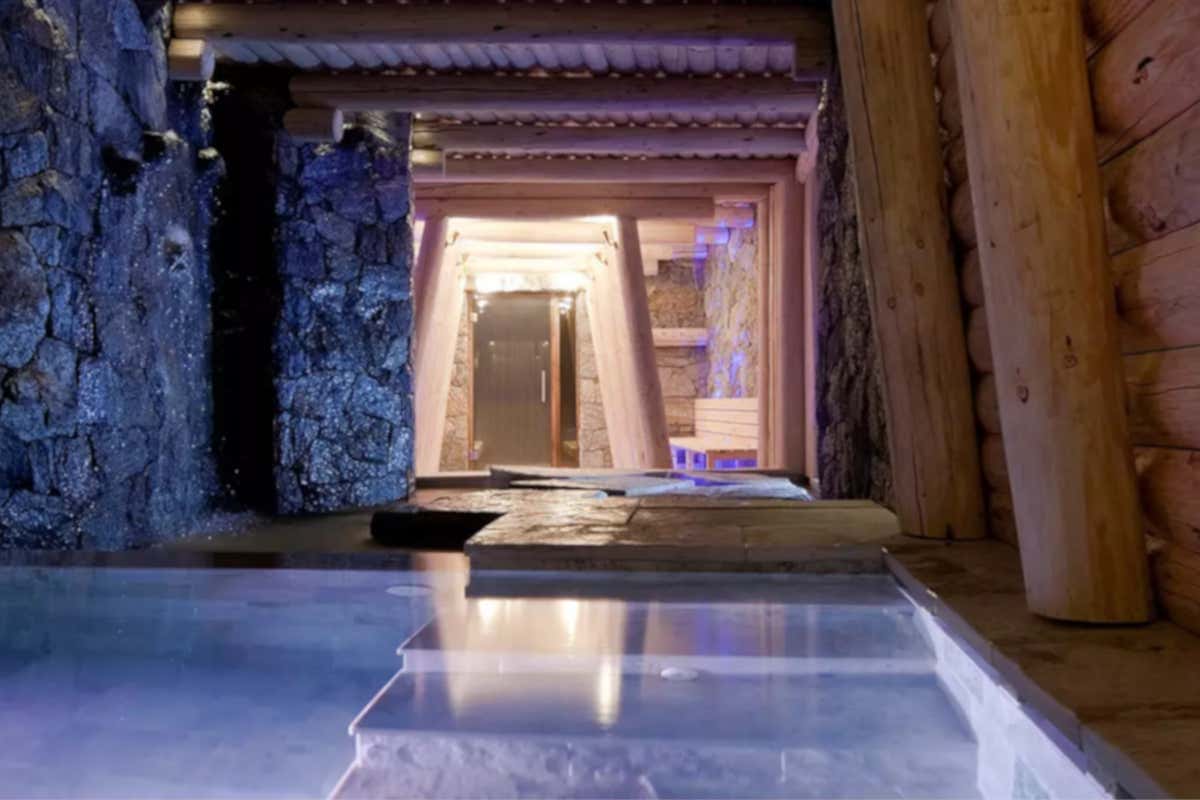 Benessere tra le Alpi: l'hotel dove vivere l’autunno tra Sky Pool, saune e natura Benessere tra le Alpi: l'hotel dove vivere l’autunno tra Sky Pool, saune e natura