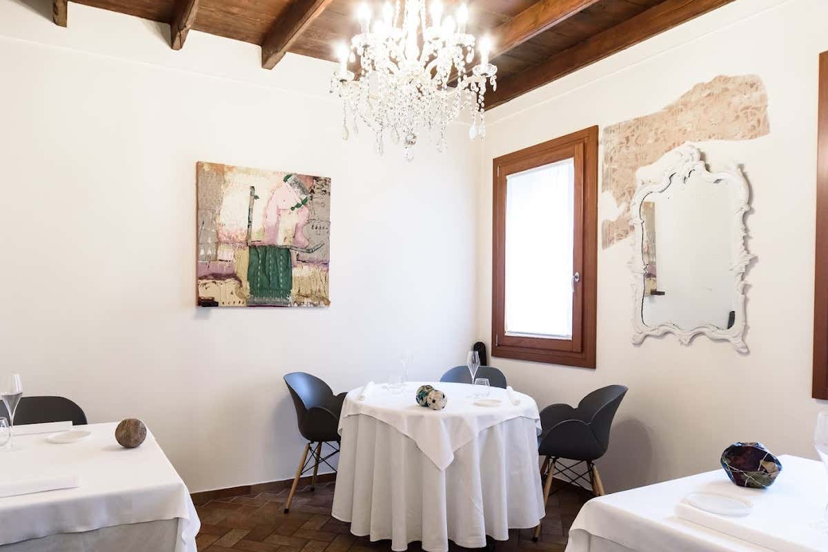 La sala del ristorante Osteria V
