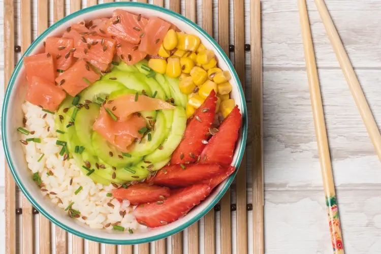 Il pok&egrave; Aloha di Men&ugrave; Gusto, leggerezza e praticit&agrave;: ecco i pok&egrave; di Menu