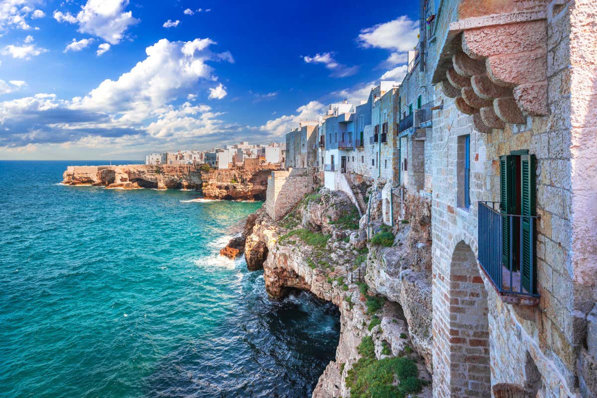 La Puglia è la regione italiana più ricercata per le vacanze di agosto (in foto, Polignano a Mare)