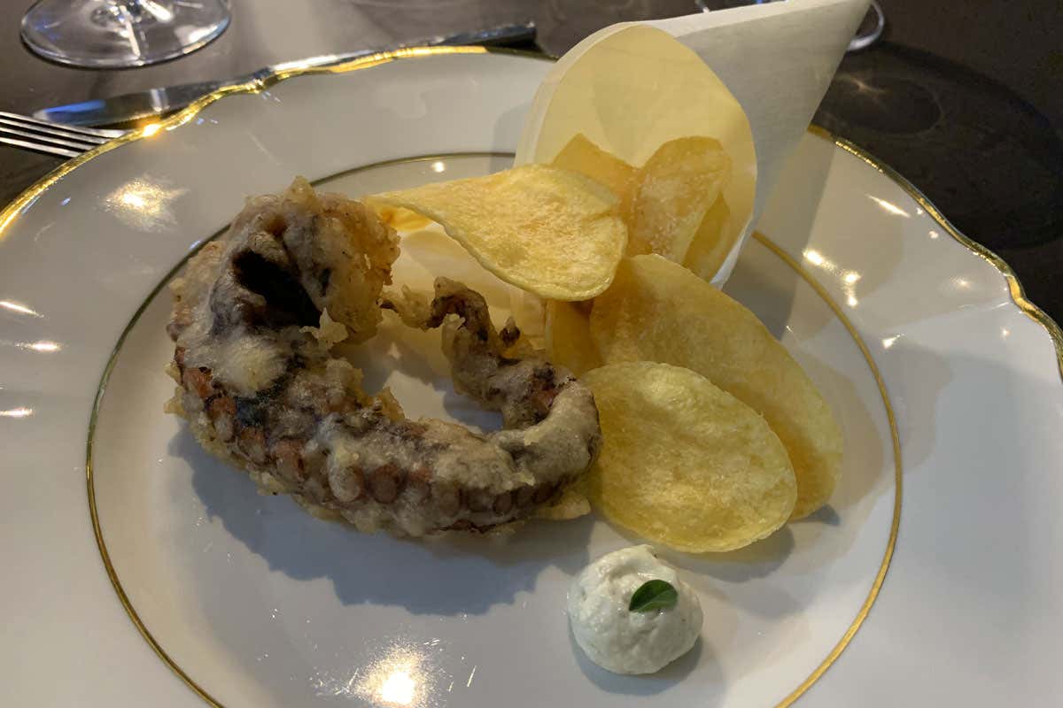 Tavolo Unico: arte nel piatto e alle pareti (con 104 opere esposte)